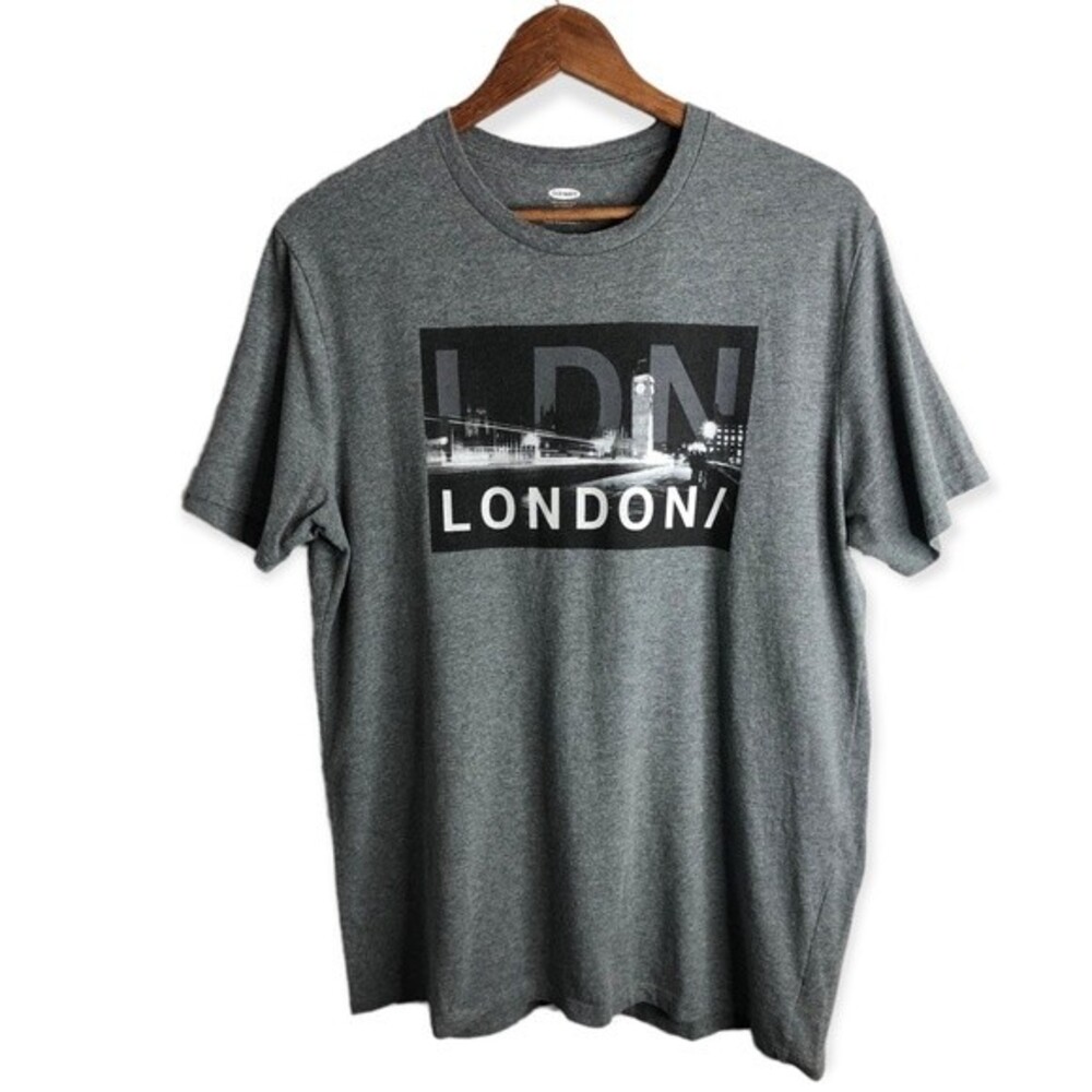 Old Navy Men’s London City Short Sleeve Graphic T-shirt